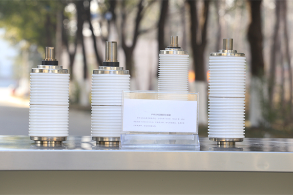 真空開關管絕緣外殼采用玻璃材料,優(yōu)勢多多!